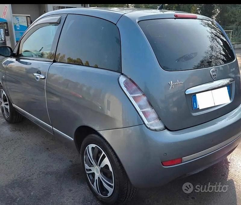 Grigio Usata 2008 Lancia Ypsilon Due volumi | 1500 € - Immagine 1/4
