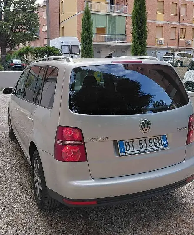 Usata VW Touran Trendline 140 CV (102 kW) 2009 Beige Monovolume