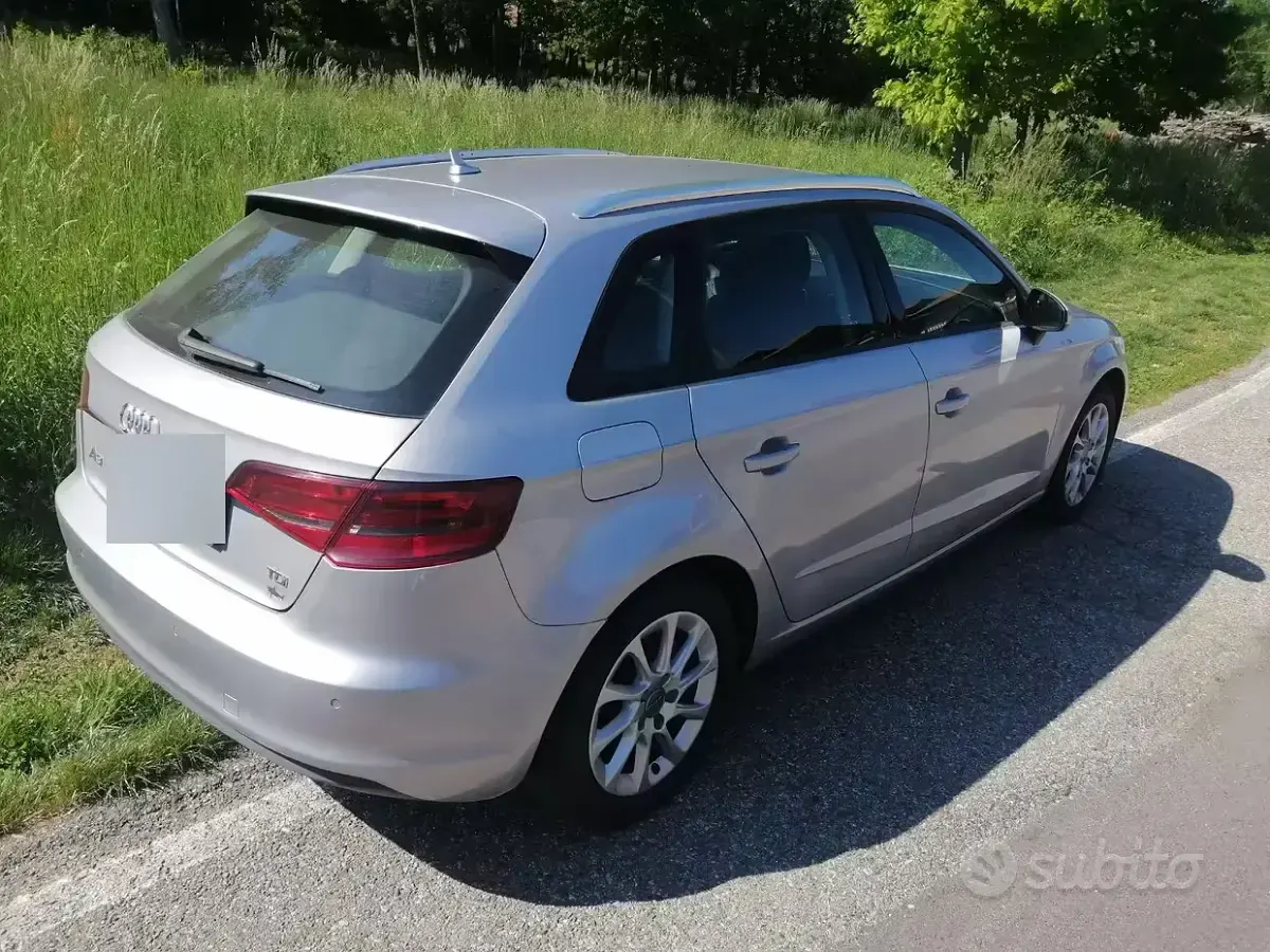Begagnad Audi A3 Ambiente 110 HK (80 kW) 2016 Grå Sedan