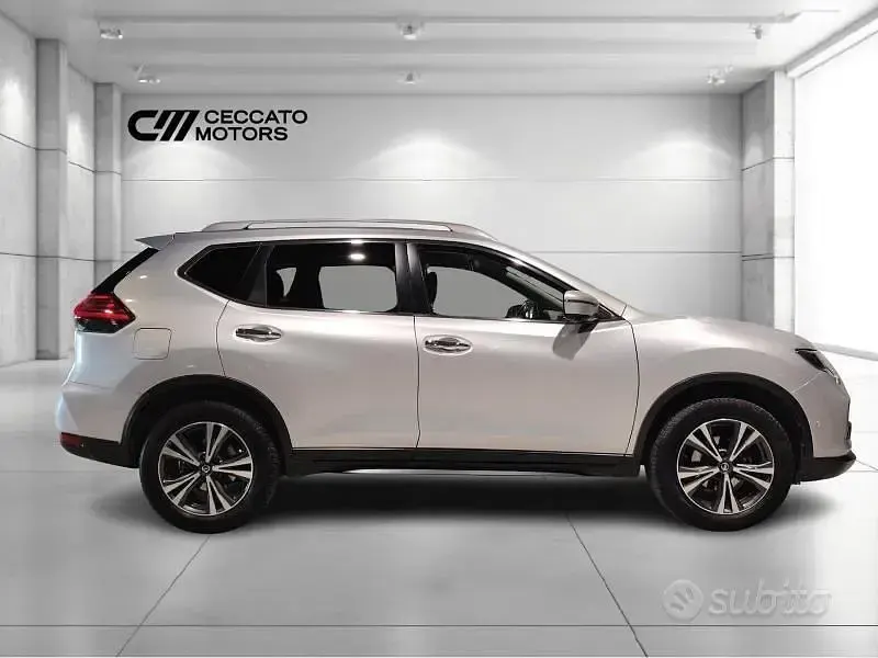 Usata Nissan X-Trail N-Connecta 131 CV (96 kW) 2018 Argento SUV