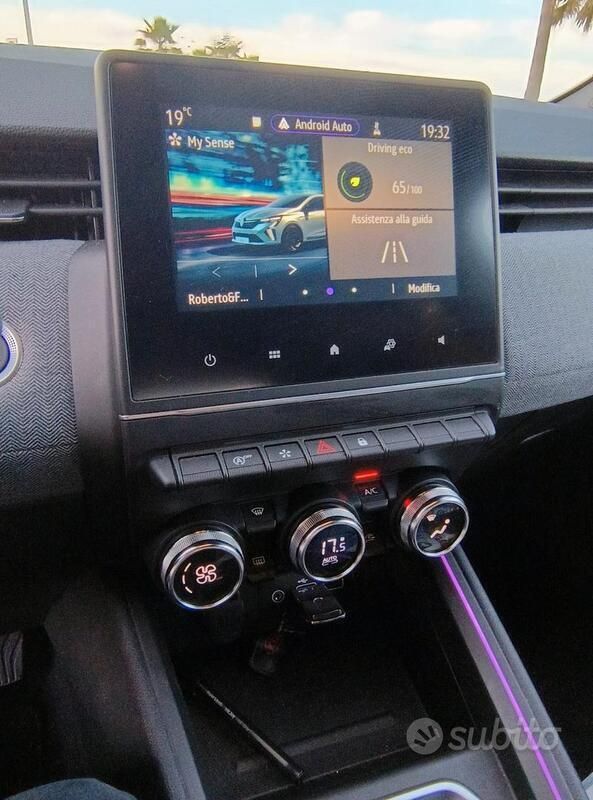 Usata Renault Clio V 90 CV (66 kW) 2024 Grigio Berlina