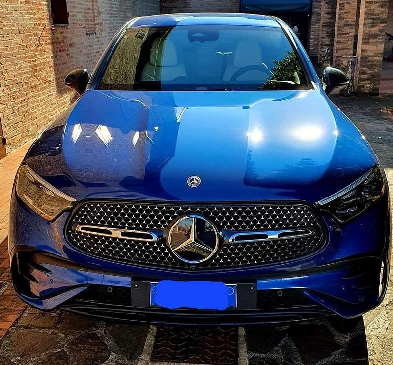 Usata Mercedes GLC220 AMG 194 CV (142 kW) 2023 Blu/azzurro Coupé