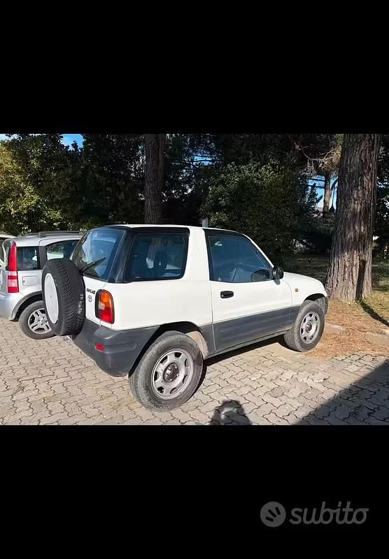 Usata Toyota RAV4 1996 Bianco SUV