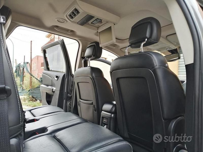 Usata Fiat Freemont 140 CV (102 kW) 2012 Grigio SUV