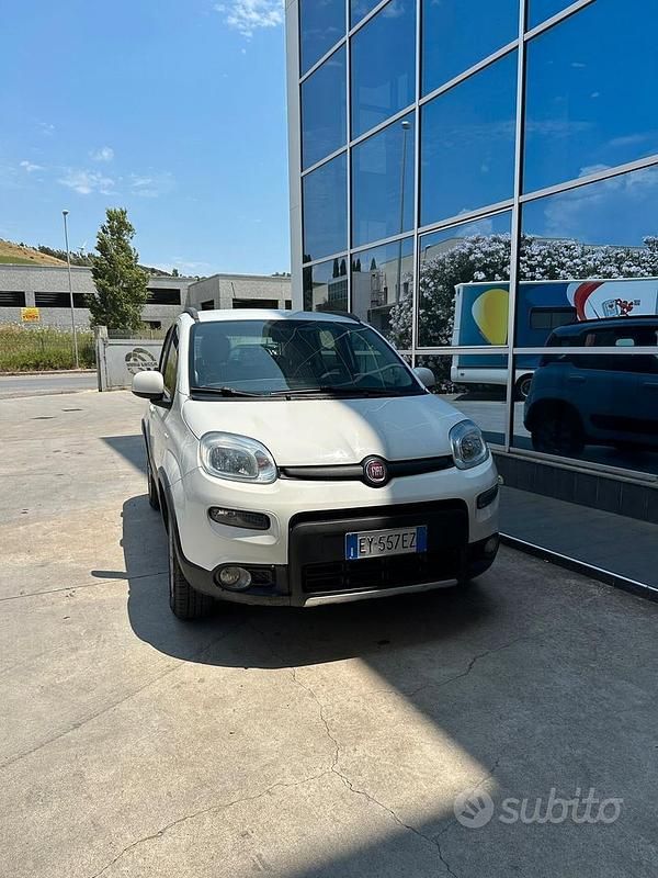Usata Fiat Panda 4x4 S 75 CV (55 kW) 2015 Bianco Utilitaria