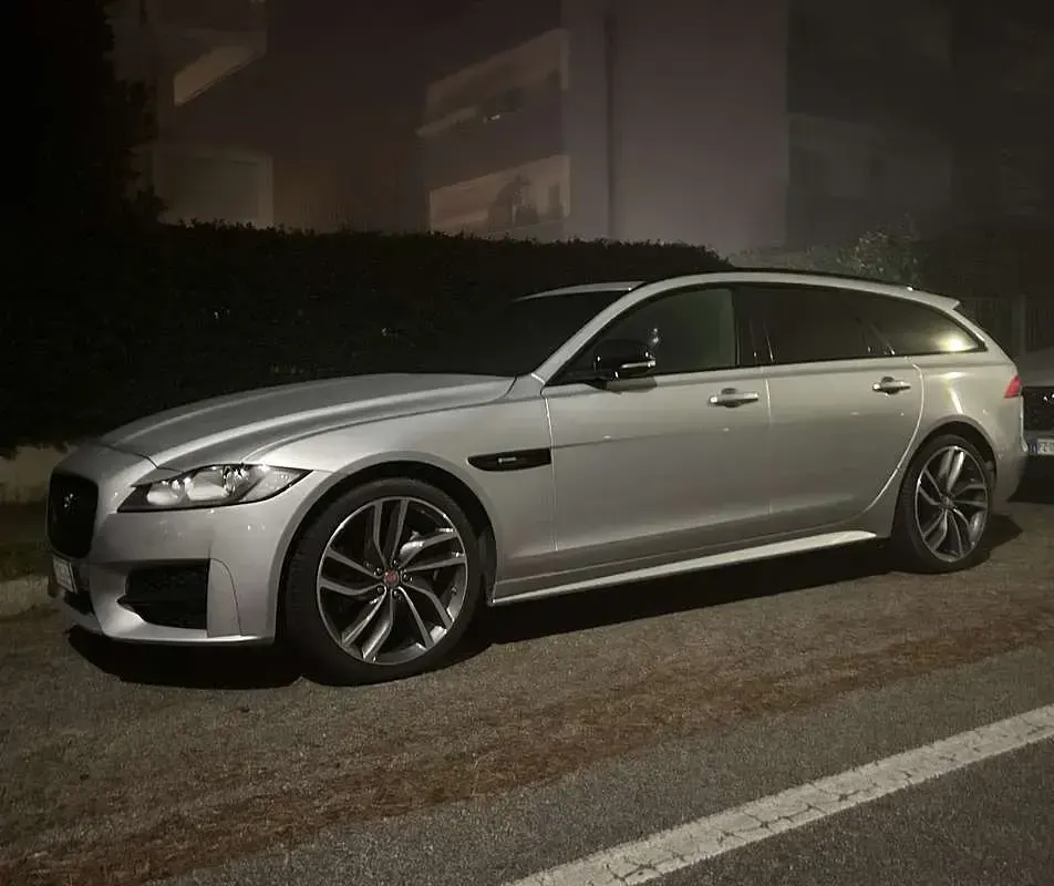 Usata Jaguar XF Sportbrake R-Sport 179 CV (131 kW) 2017 Station wagon