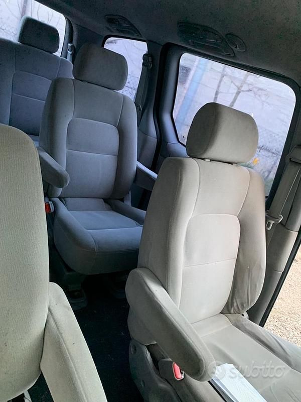 Usata Kia Carnival 2005 Bianco Monovolume