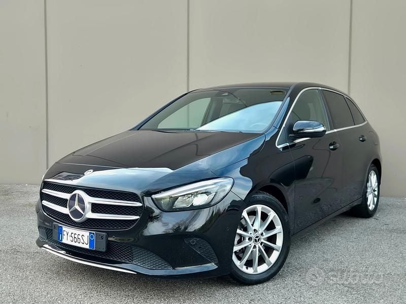 Usata Mercedes B200 150 CV (110 kW) 2019 Nero Monovolume