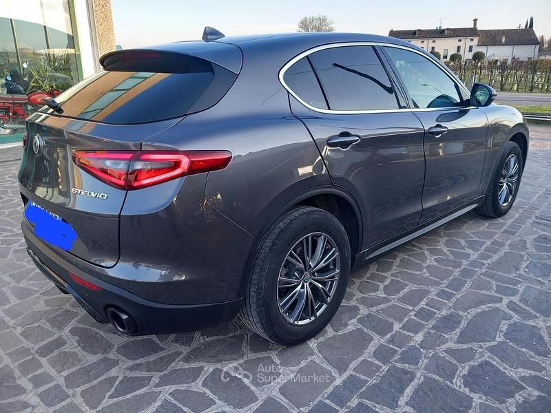 Usata Alfa Romeo Stelvio Executive 210 CV (154 kW) 2018 Gray SUV
