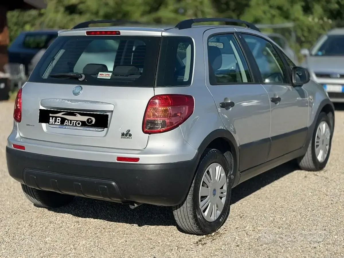 Usata Fiat Sedici 107 CV (78 kW) 2006 Grigio SUV