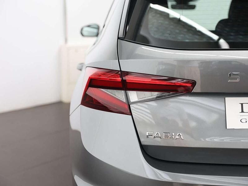 Usata Skoda Fabia 95 CV (69 kW) 2025 Grigio graphite metallizzato Utilitaria