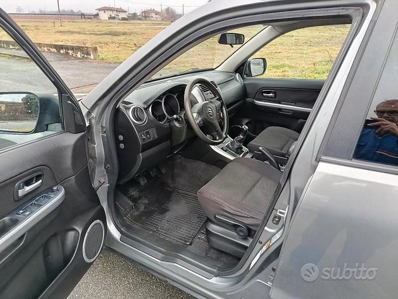 Usata Suzuki Vitara 2010 Grigio SUV