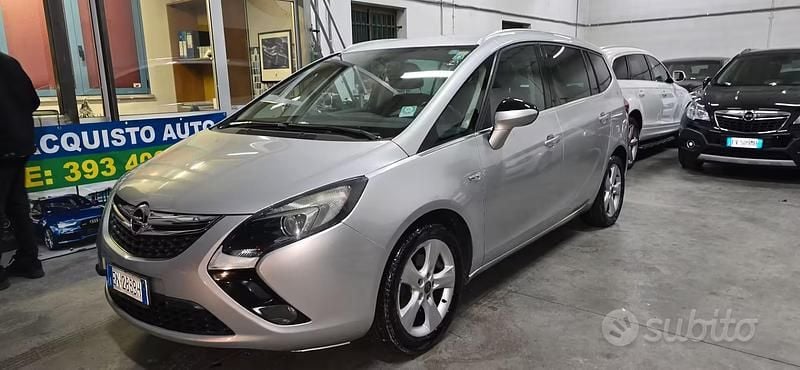 Usata Opel Zafira 140 CV (102 kW) 2012 Grigio Monovolume