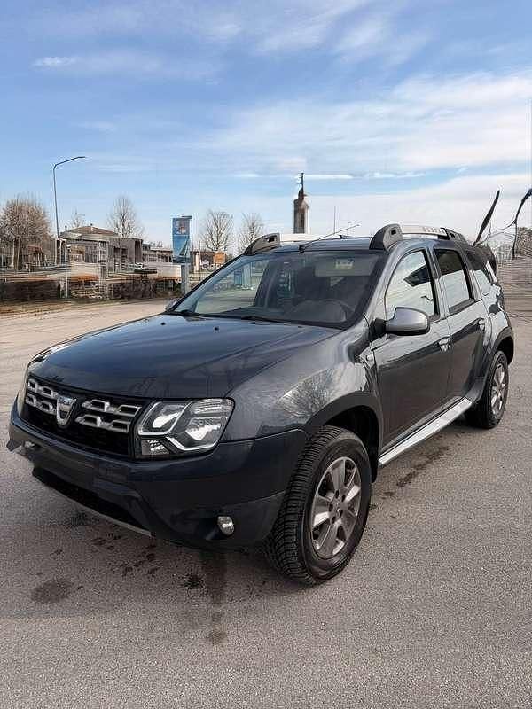 Usata Dacia Duster Ambiance 109 CV (80 kW) 2016 Nero SUV