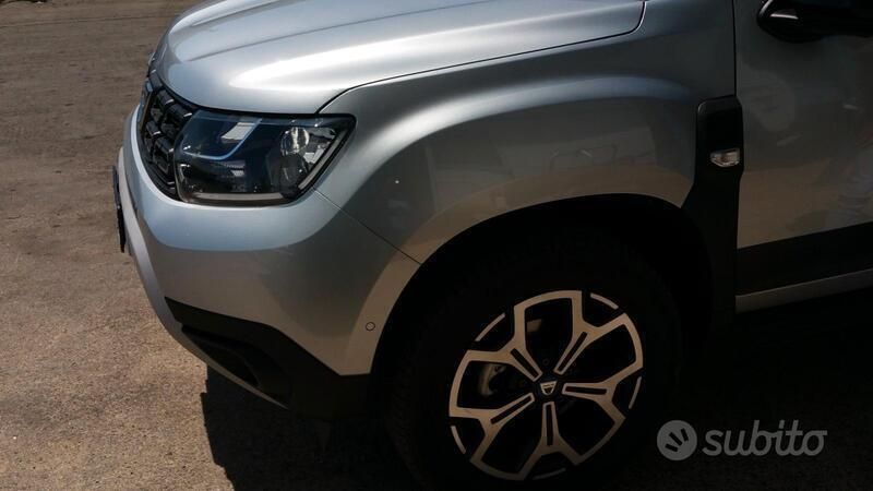 Usata Dacia Duster Anniversary 101 CV (74 kW) 2021 Argento SUV