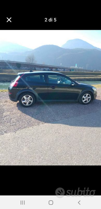 Usata Volvo C30 109 CV (80 kW) 2010 Nero Utilitaria