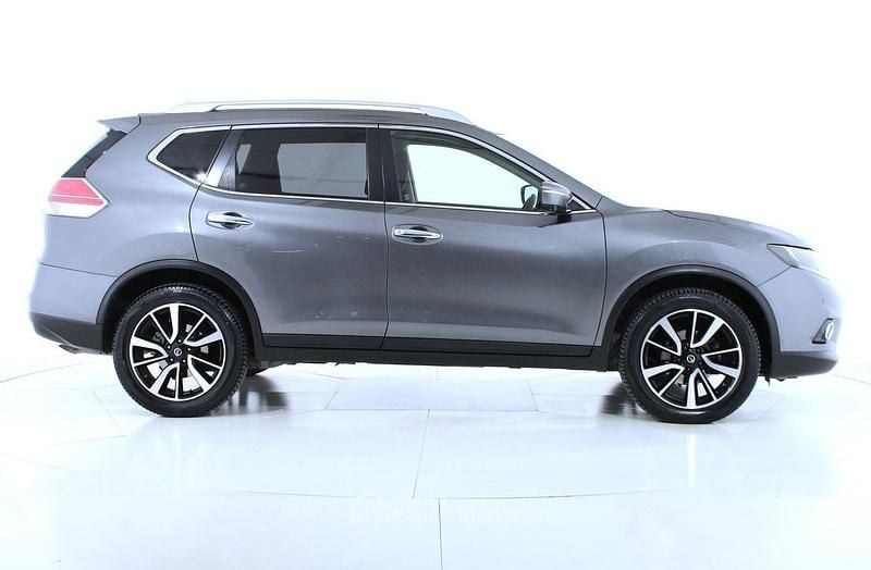 Usata Nissan X-Trail Acenta Premium 131 CV (96 kW) 2017 Grigio scuro SUV