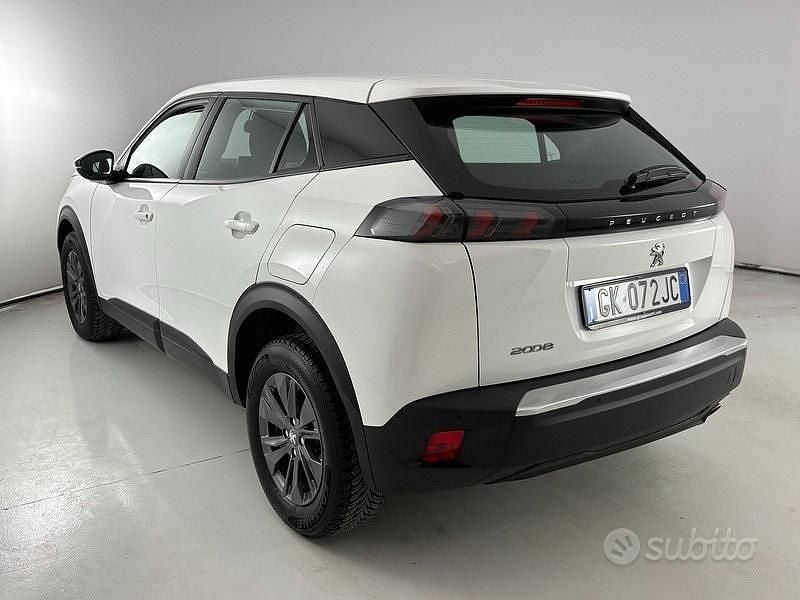 Usata Peugeot 2008 Active 110 CV (80 kW) 2022 Bianco SUV