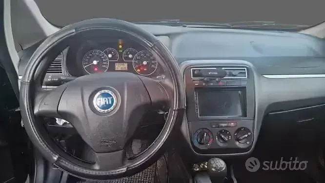 Usata Fiat Grande Punto 75 CV (55 kW) 2007 Nero Utilitaria
