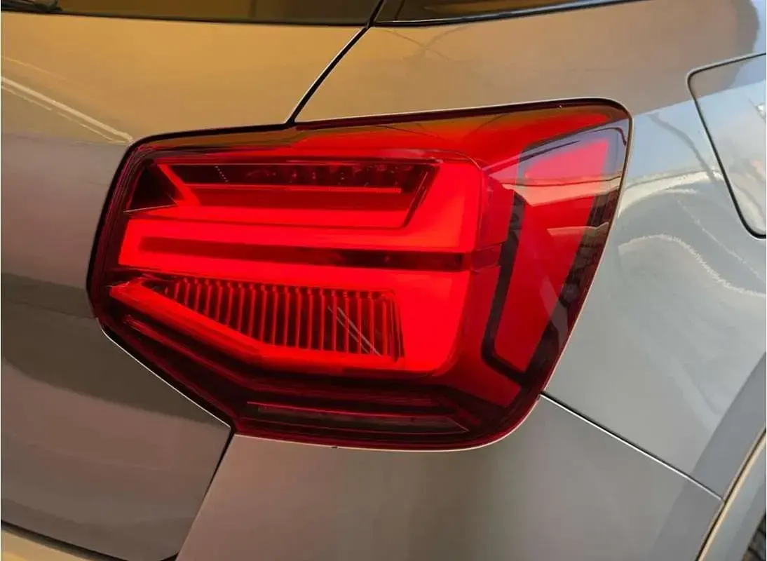 Usata Audi Q2 Sport 116 CV (85 kW) 2017 Grigio SUV