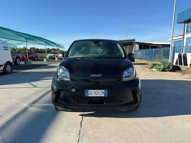 Usata Smart ForFour Electric Drive Passion 41 kW (56 CV) 2021 Nero Utilitaria