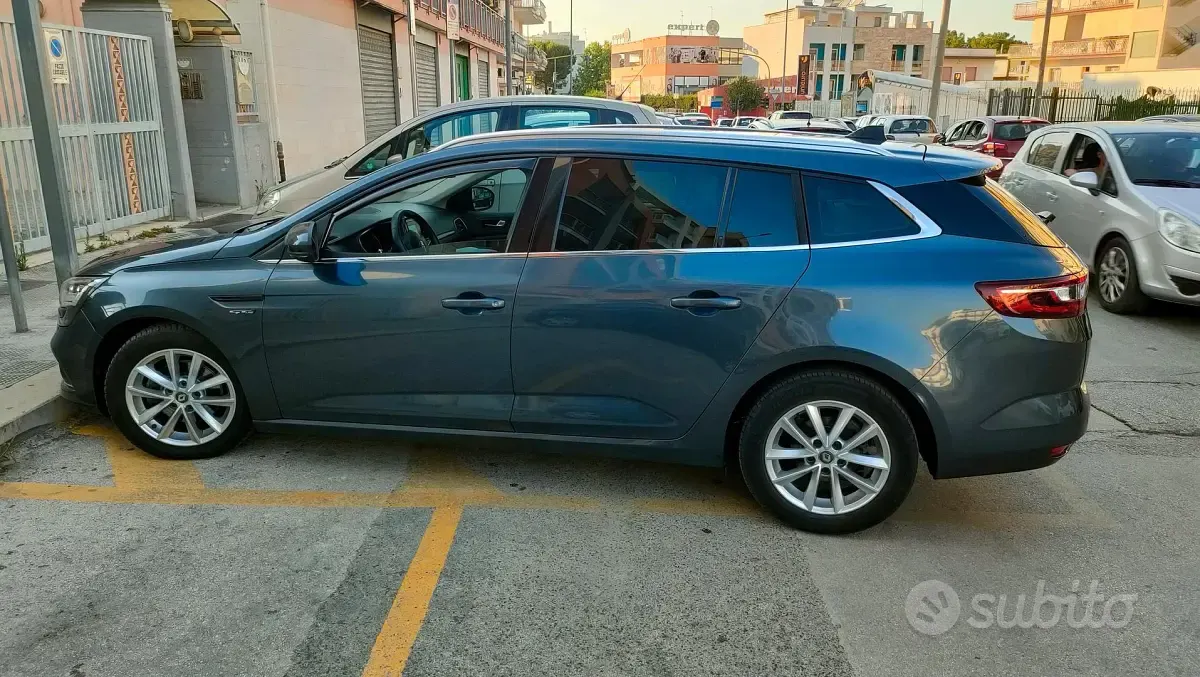 Usata Renault Mégane GrandTour 110 CV (80 kW) 2016 Grigio Station wagon