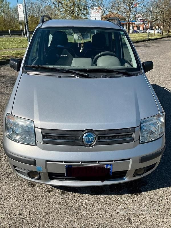 Usata Fiat Panda Dynamic 70 CV (51 kW) 2006 Grigio Utilitaria