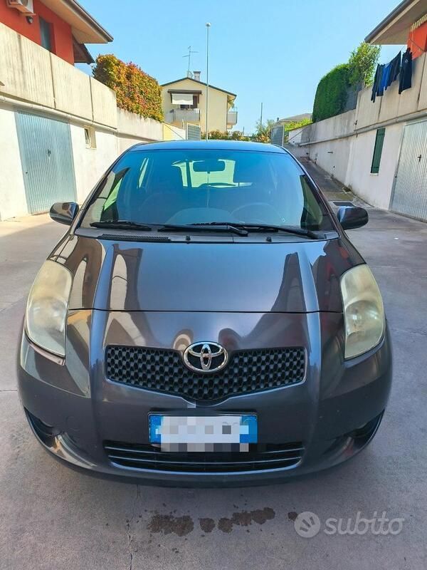 Usata 2008 Toyota Yaris | 3000 € - Immagine 1/4
