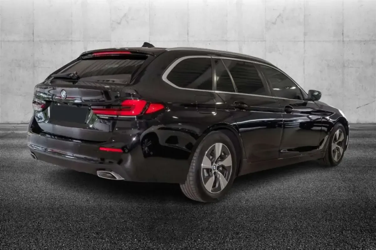 Usata BMW 520 190 CV (139 kW) 2023 Nero Berlina