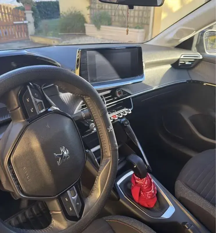 Usata Peugeot 208 Active 75 CV (55 kW) 2020 Utilitaria