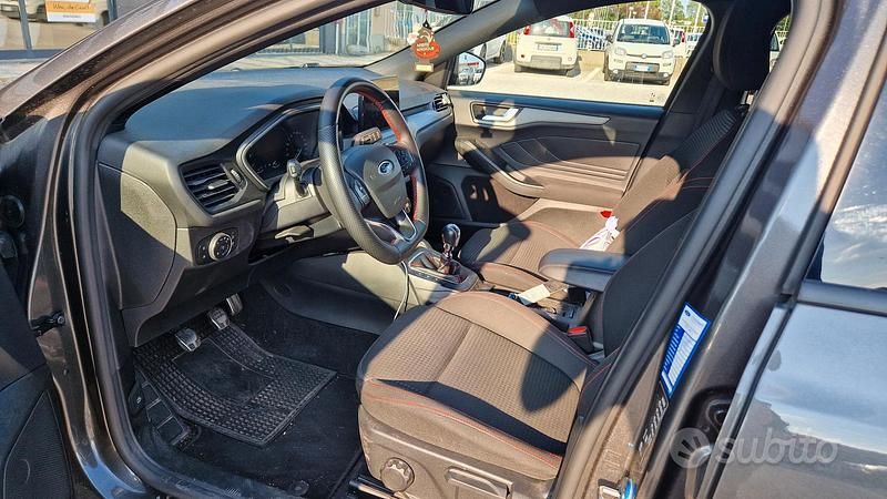 Usata Ford Focus ST-Line X 125 CV (91 kW) 2022 Grigio Berlina