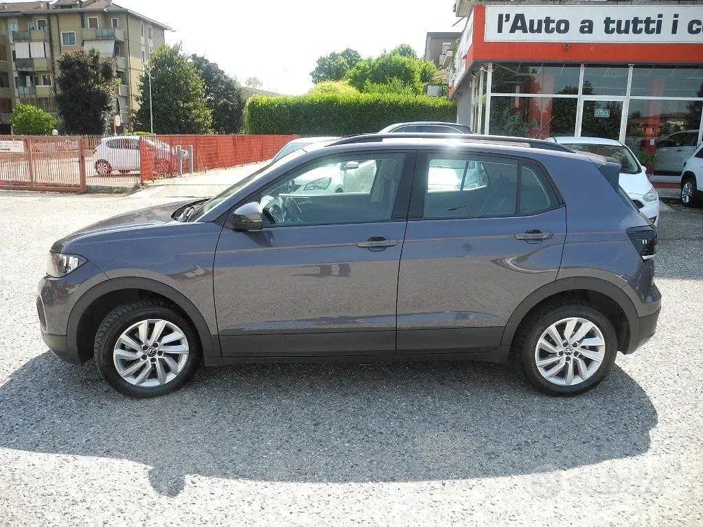 Usata VW T-Cross Style 110 CV (80 kW) 2024 Grigio SUV