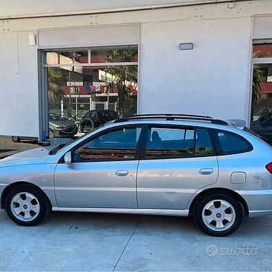 Usata Kia Rio EX 97 CV (71 kW) 2006 Argento Berlina