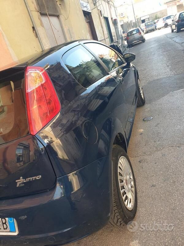 Usata Fiat Grande Punto 77 CV (56 kW) 2009 Blu Utilitaria