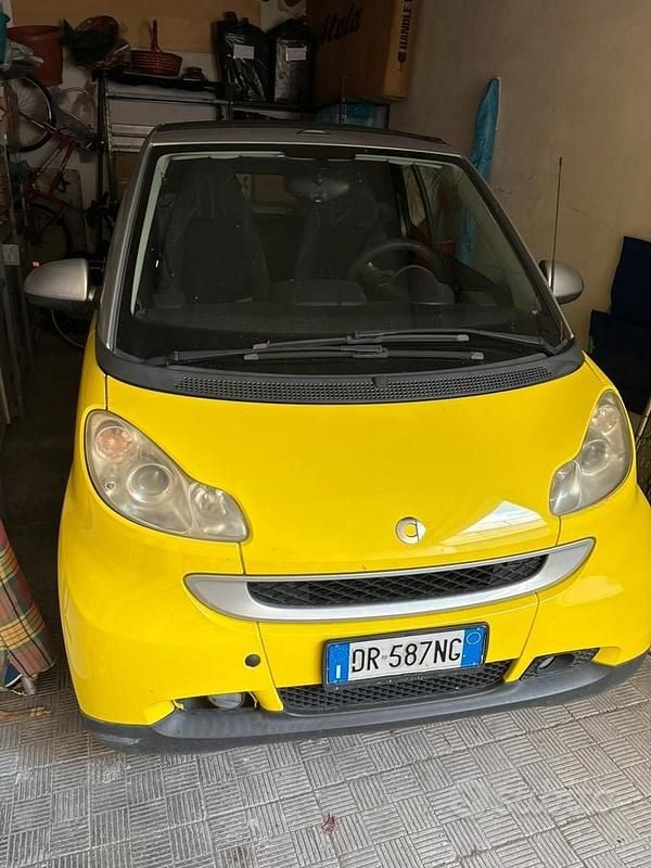 Giallo Usata 2009 Smart ForTwo Cabrio Cabrio | 5800 € (Buon prezzo) - Immagine 1/4