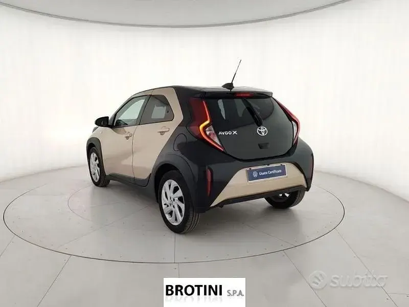 Usata Toyota Aygo X Trend 72 CV (52 kW) 2022 Bronzo SUV