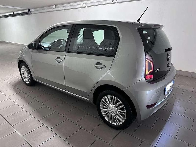 Usata VW up! move up! 65 CV (47 kW) 2022 Argento Utilitaria