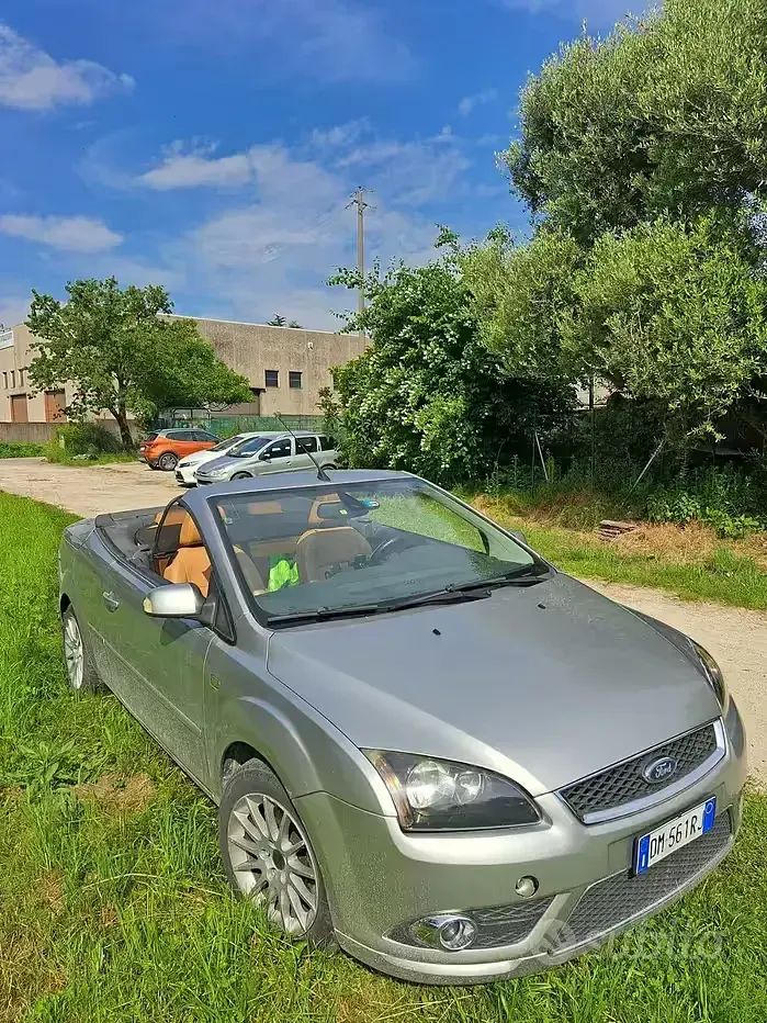 Usata Ford Focus Cabriolet 136 CV (100 kW) 2007 Grigio Cabrio
