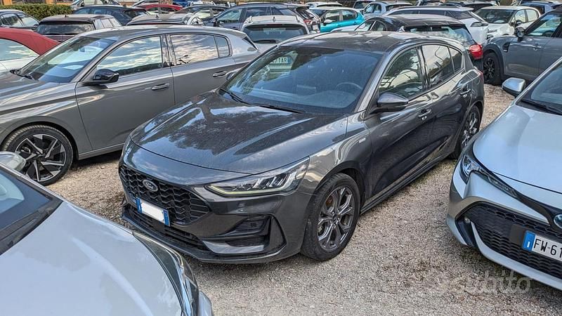 Usata Ford Focus ST-Line 120 CV (88 kW) 2022 Grigio Berlina