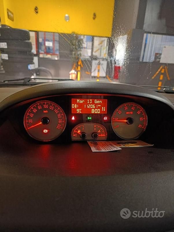 Usata Lancia Musa 95 CV (69 kW) 2005 Rosso Monovolume