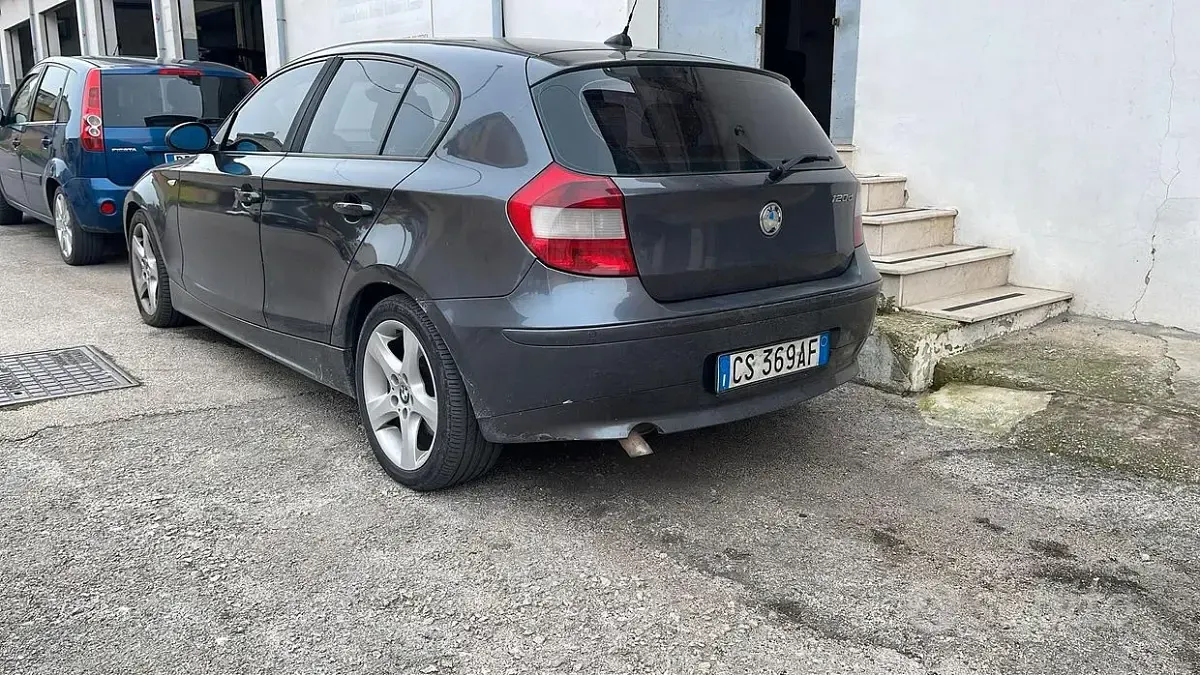 Usata BMW 120 163 CV (119 kW) 2004 Grigio Utilitaria