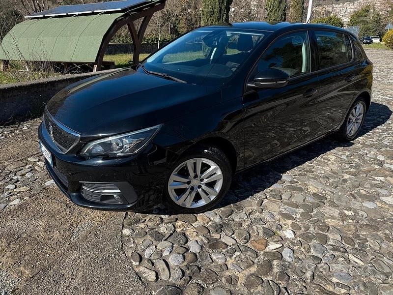 Usata Peugeot 308 Active 131 CV (96 kW) 2019 Nero Berlina