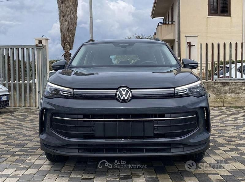 Usata VW Tiguan Life 150 CV (110 kW) 2025 Grigio SUV