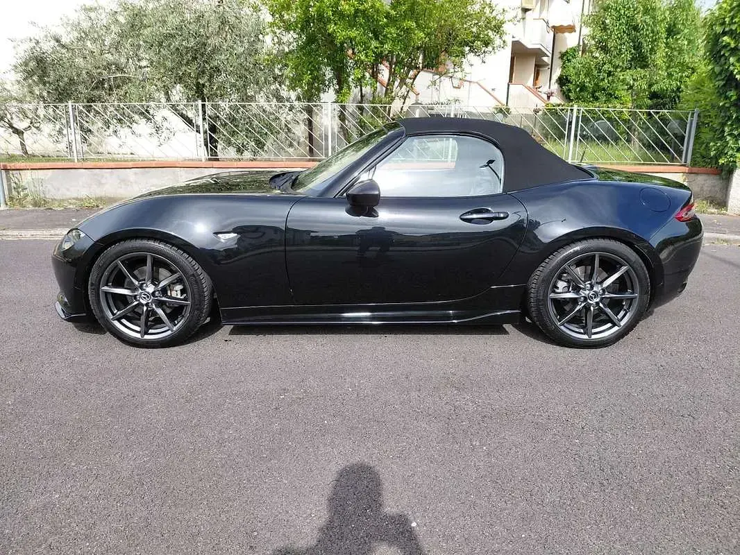 Usata Mazda MX5 Inclusive 160 CV (117 kW) 2016 Nero Cabrio