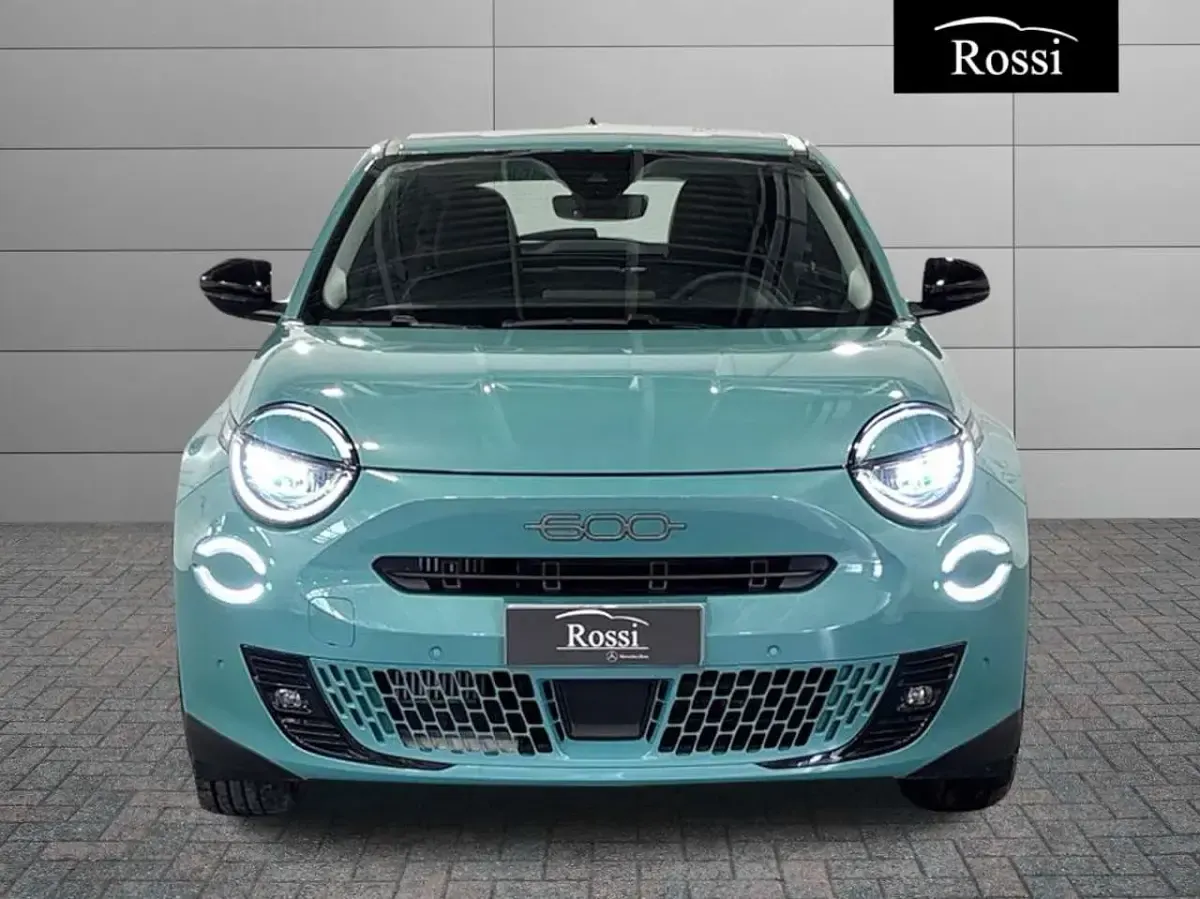Usata Fiat 600 Pop 145 CV (106 kW) 2025 Azzurro cielo metallizzato SUV