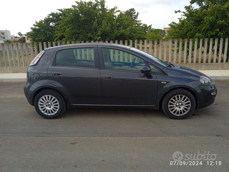Usata Fiat Punto Evo 95 CV (69 kW) 2011 Grigio Utilitaria