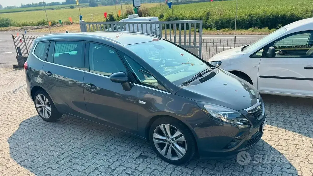 Usata Opel Zafira Tourer 120 CV (88 kW) 2015 Grigio Monovolume