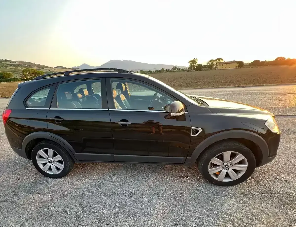 Usata Chevrolet Captiva 150 CV (110 kW) 2009 Blu/azzurro SUV
