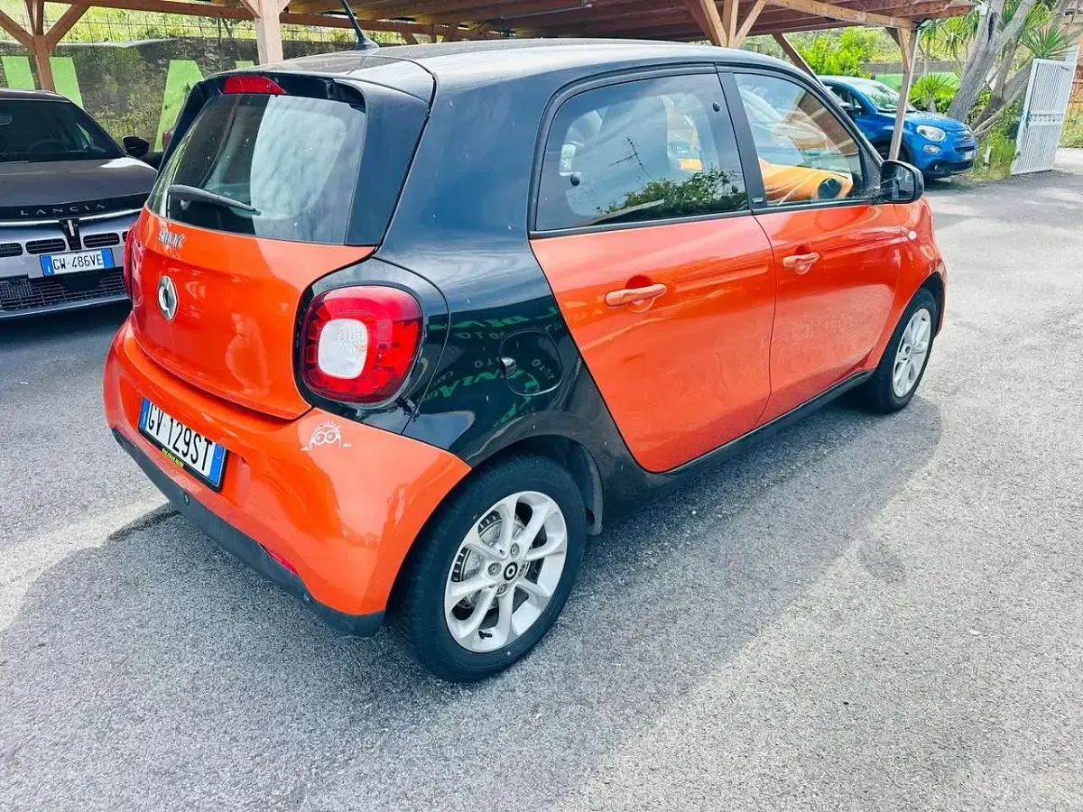 Usata Smart ForFour Passion 71 CV (52 kW) 2015 Arancione Utilitaria