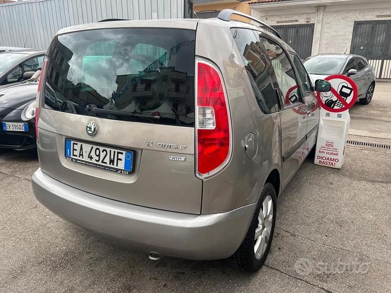 Usata Skoda Roomster 69 CV (50 kW) 2011 Grigio Monovolume